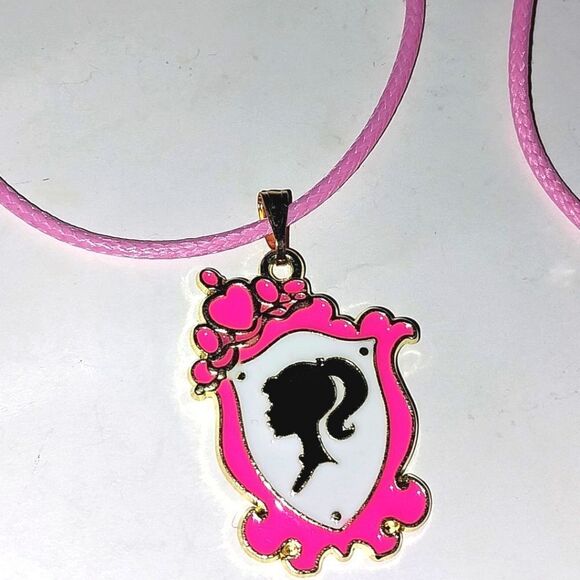Beautiful barbie necklace for women and kids - Picture 4 of 5